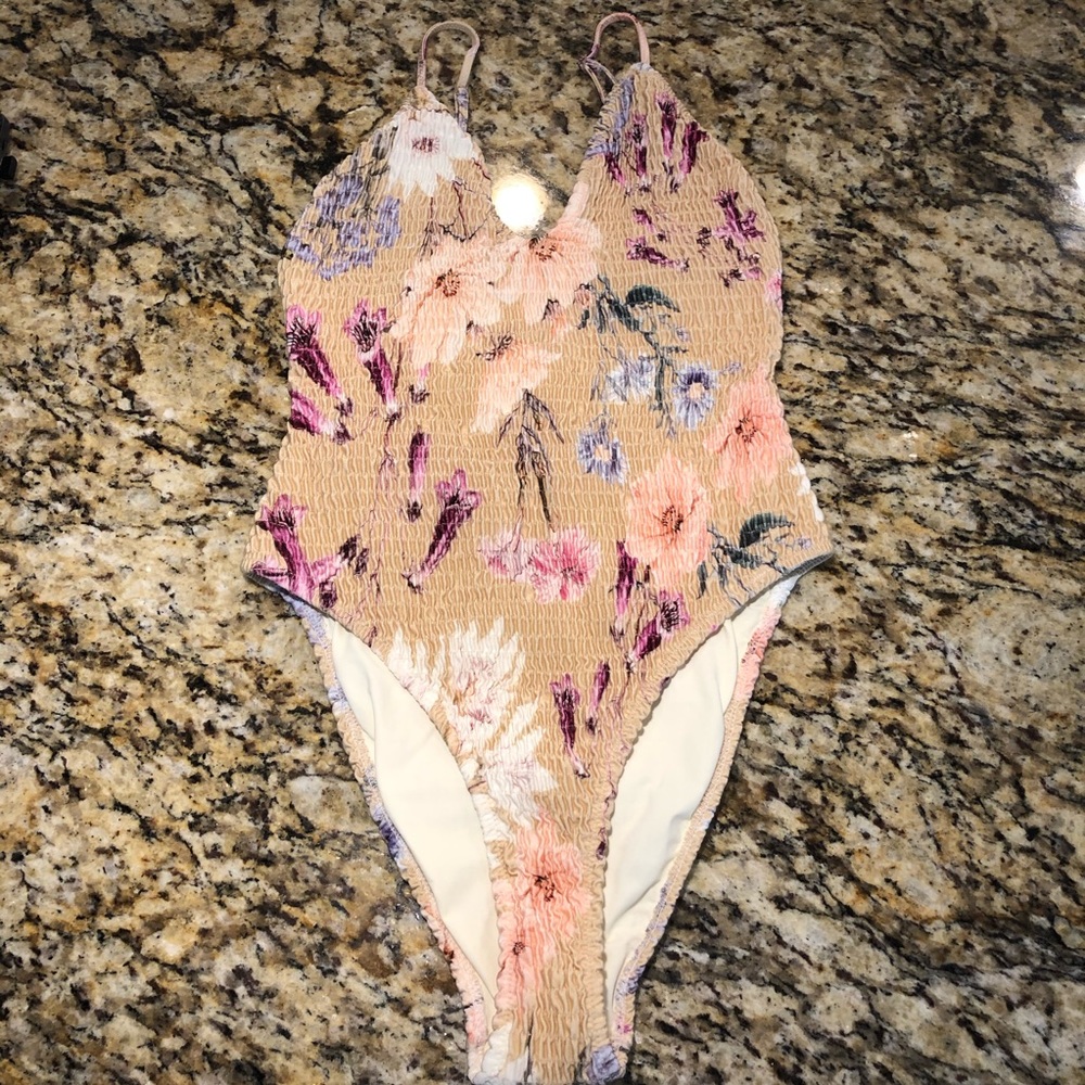 Triangl Clio one piece